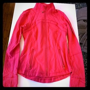 Hot pink lululemon define jacket sz 6. NO PILING.